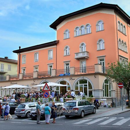Albergo Roma Borgo Val di Taro Exterior foto